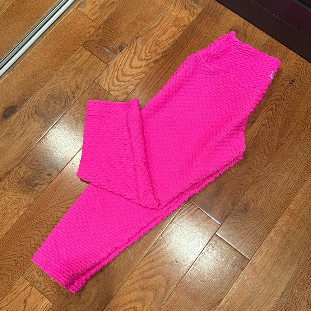 Booty By Brabants cropped fuschia leggings